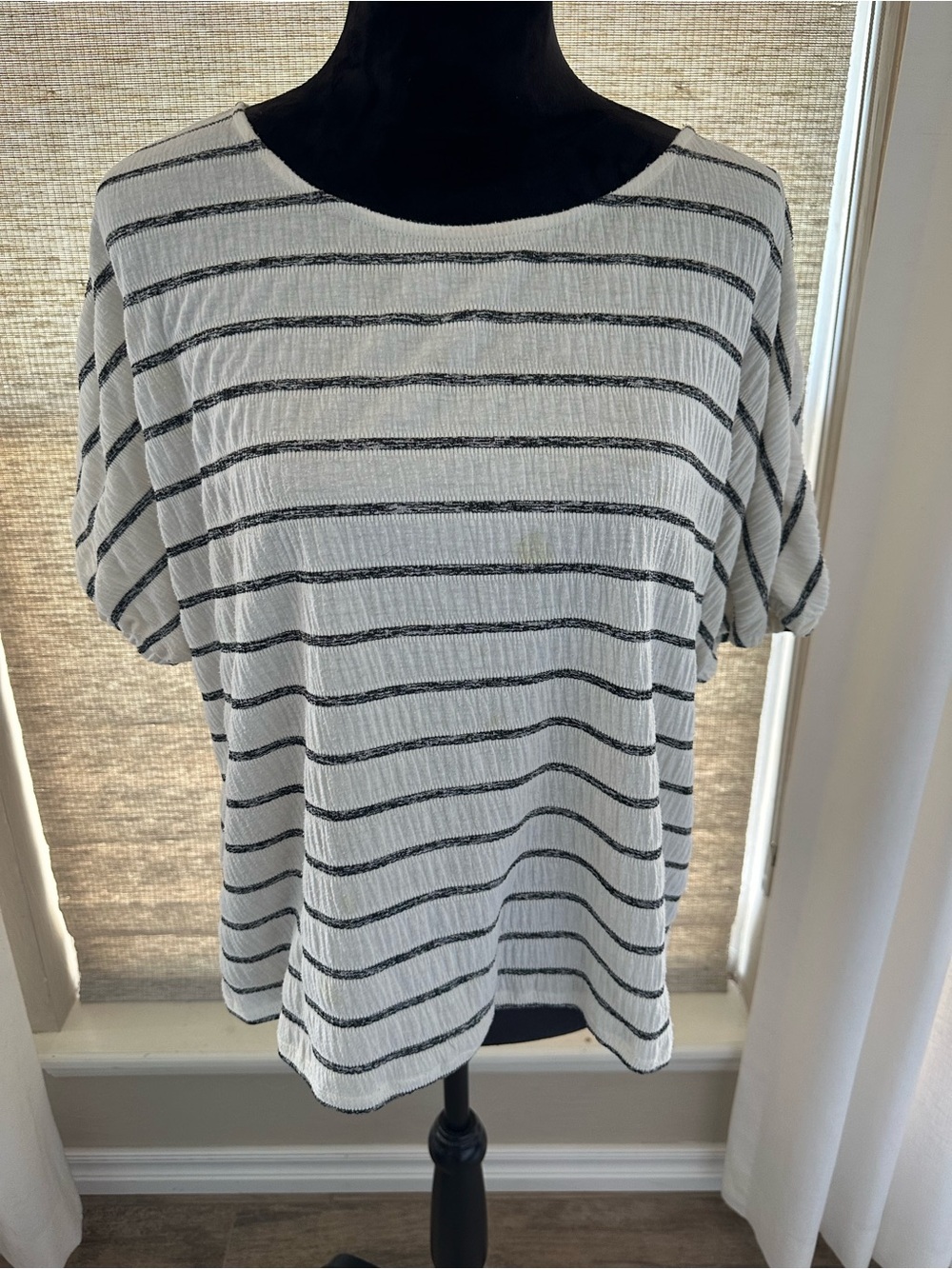 Vince Camuto White Short-Sleeve Top with Black Stripes